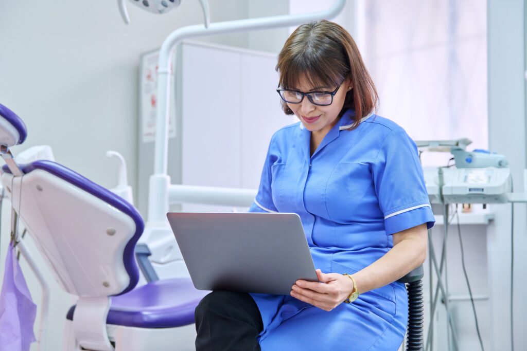 phlebotomist using phlebotomy booking system
